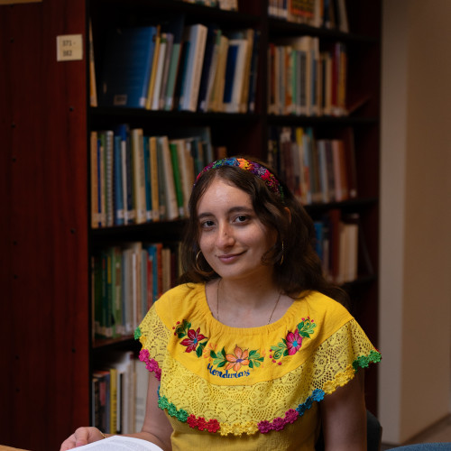 a photo of person or place for the testimony