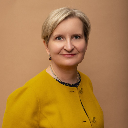 a photo of person or place for the testimony