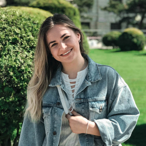 a photo of person or place for the testimony